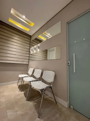 Corredor e sala de espera da OrtoUp